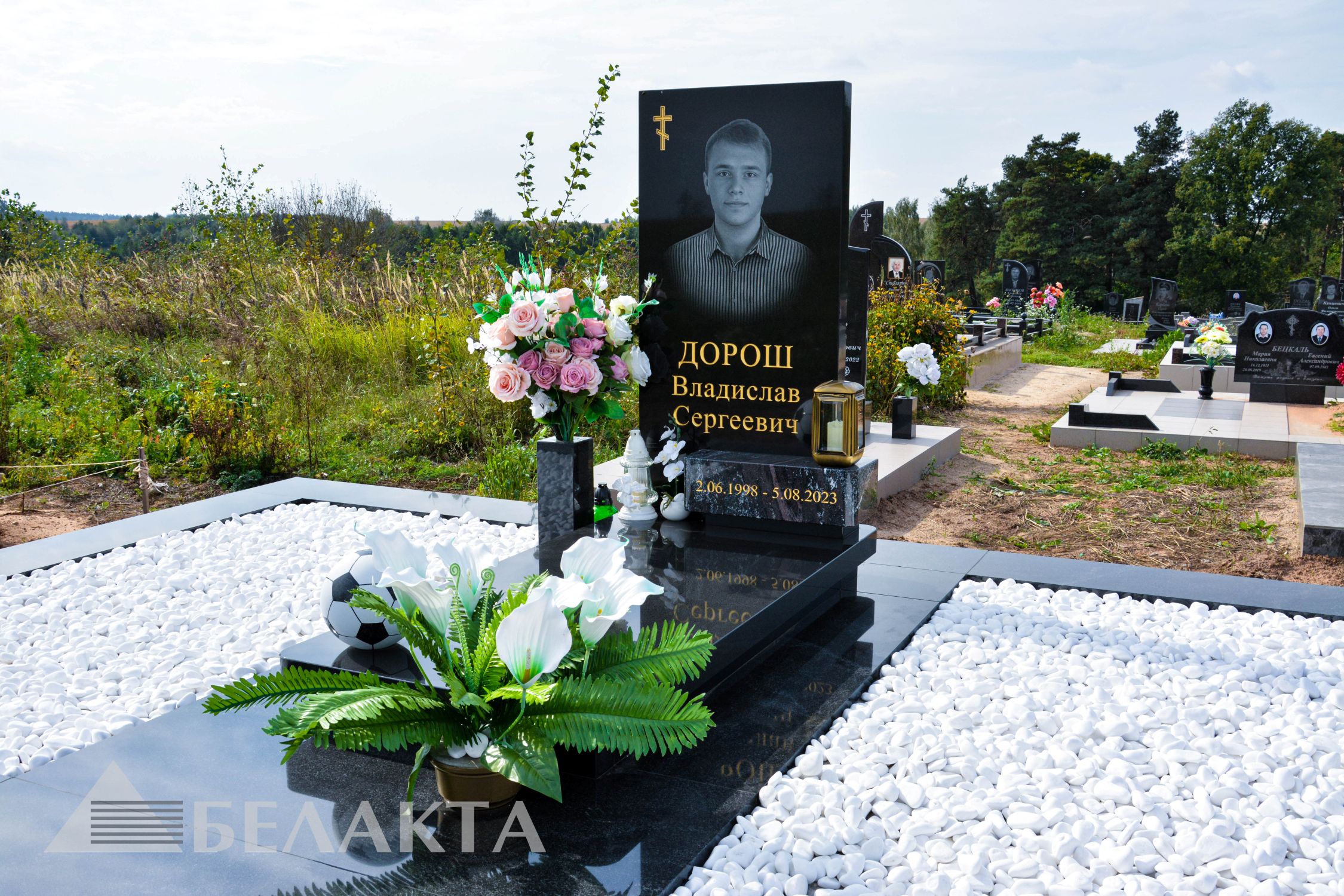 Одиночный памятник 2