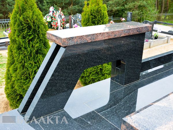 Памятники одиночные