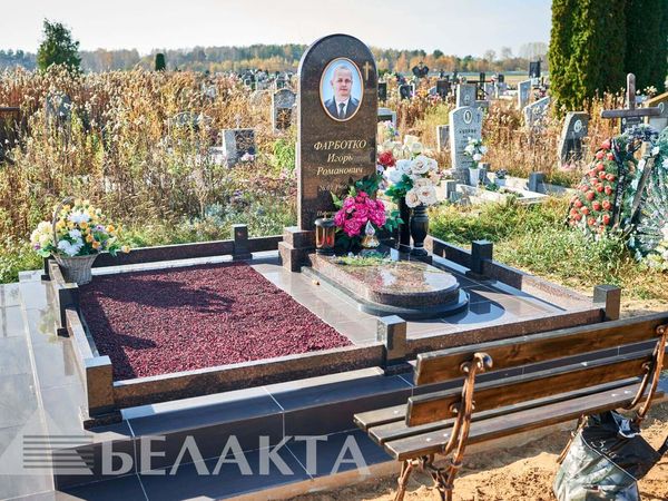 Памятники одиночные