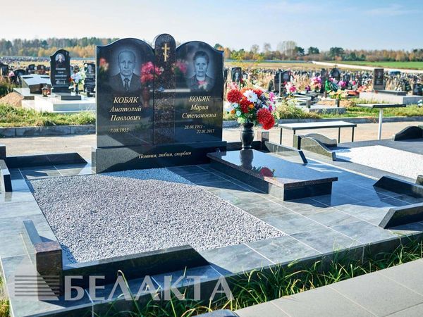 Памятники двойные