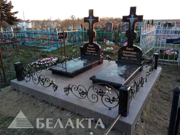 Памятники двойные
